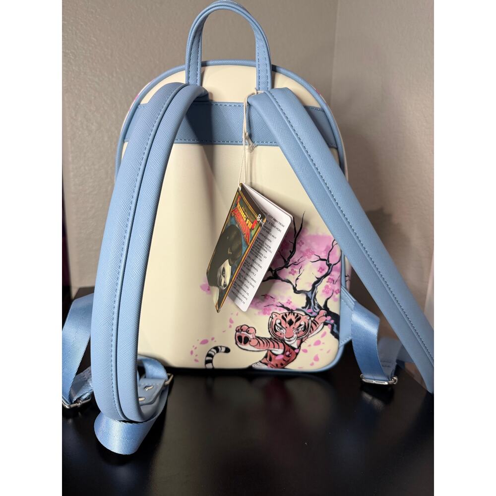 Loungefly Dreamworks Kung Fu Panda Cherry Blossom Backpack NWT - Picture 5 of 6
